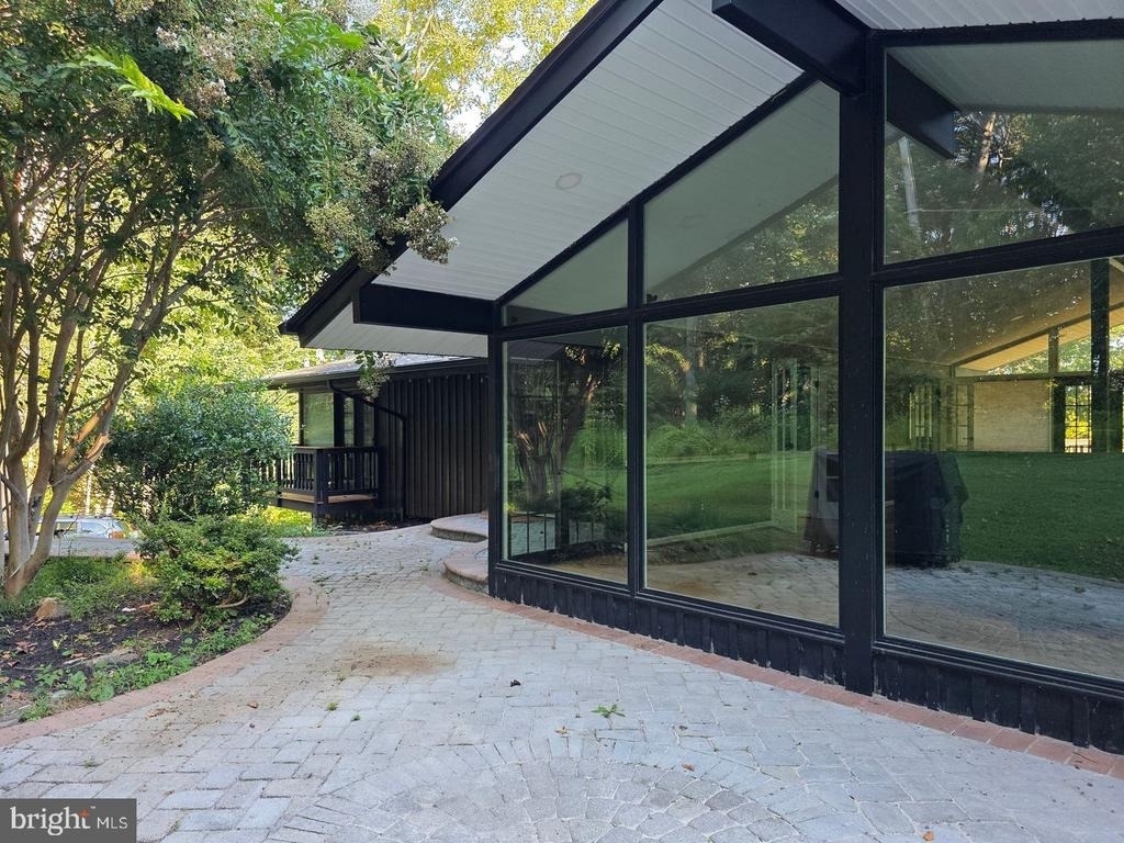 27 Bridleshire Road - Photo 1