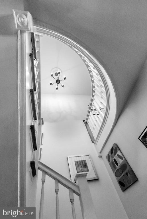 152 13th Street Se - Photo 8