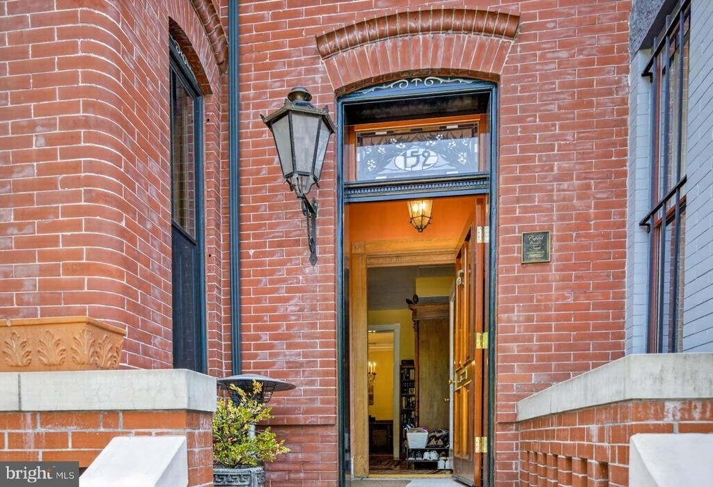 152 13th Street Se - Photo 6