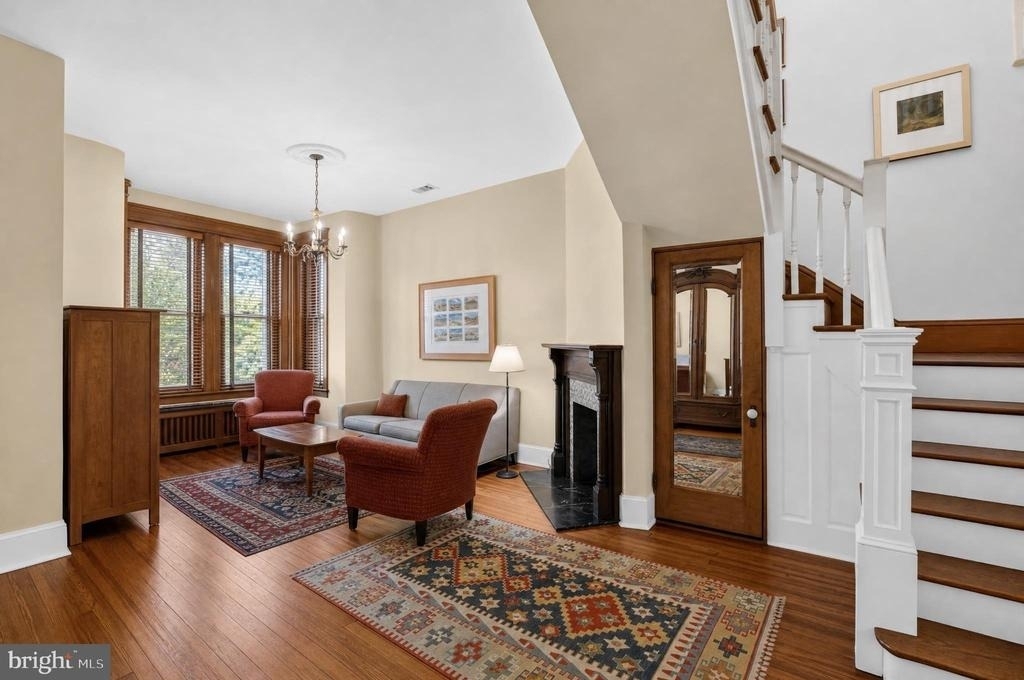 152 13th Street Se - Photo 9
