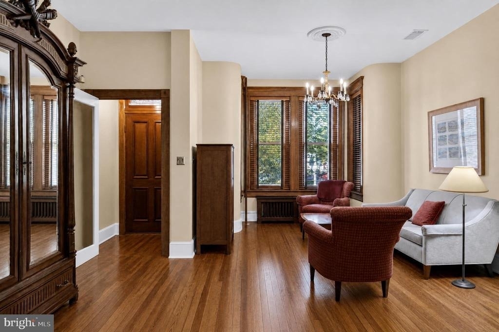 152 13th Street Se - Photo 4