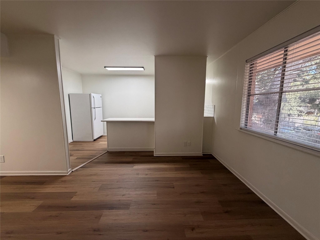 3304 Red River St - Photo 2
