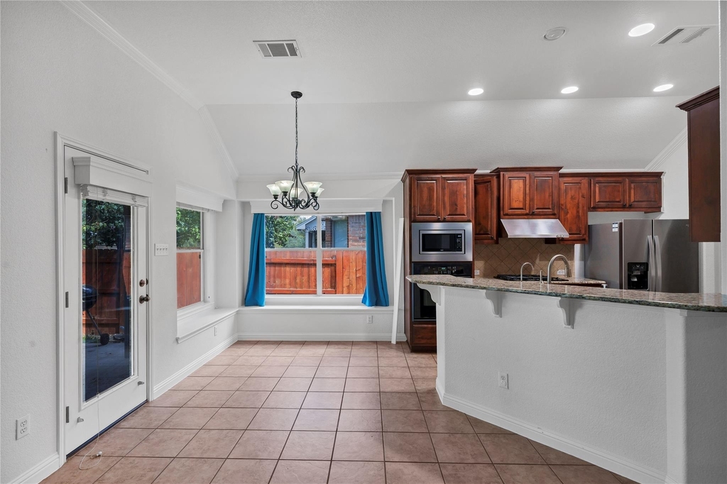 2811 Checker Dr - Photo 13