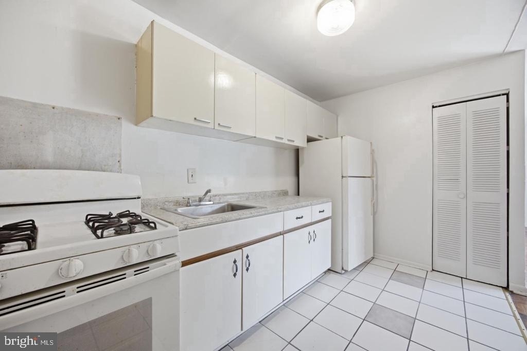 1307 Congress Street Se - Photo 6