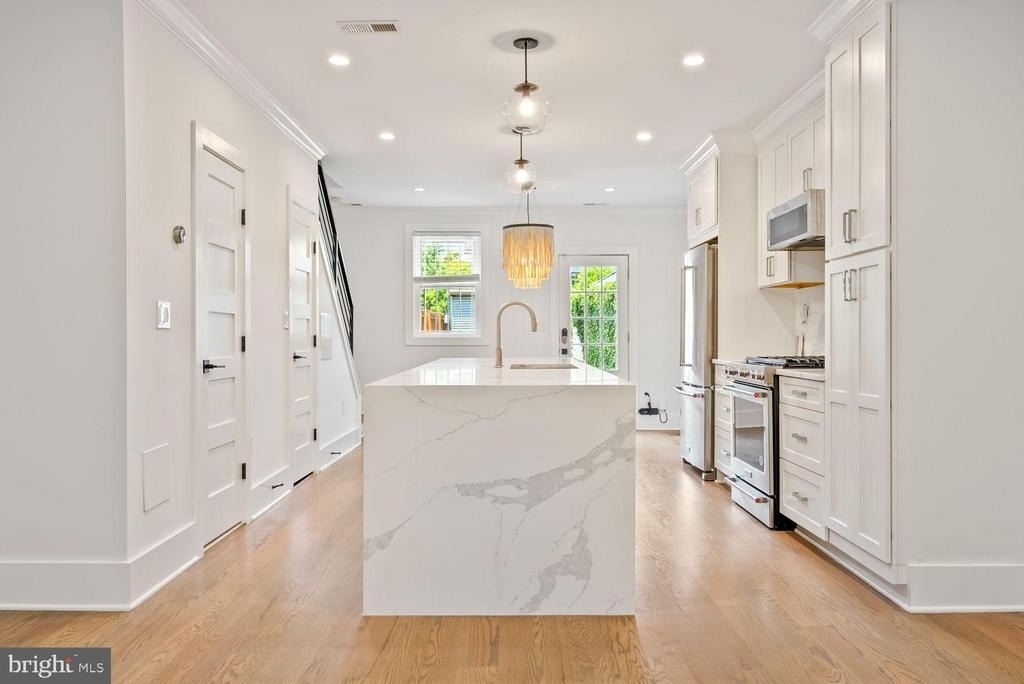 477 Ridge Street Nw - Photo 3