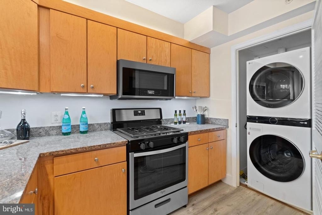 631 D Street Nw - Photo 1