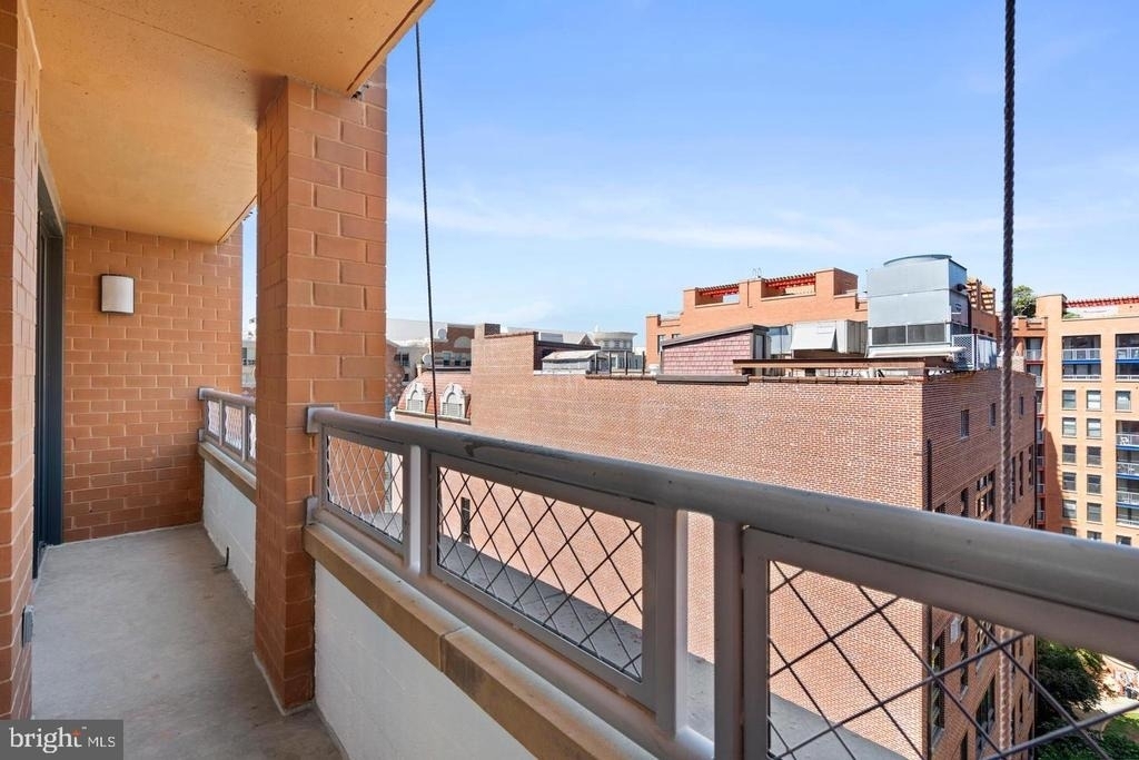 631 D Street Nw - Photo 4
