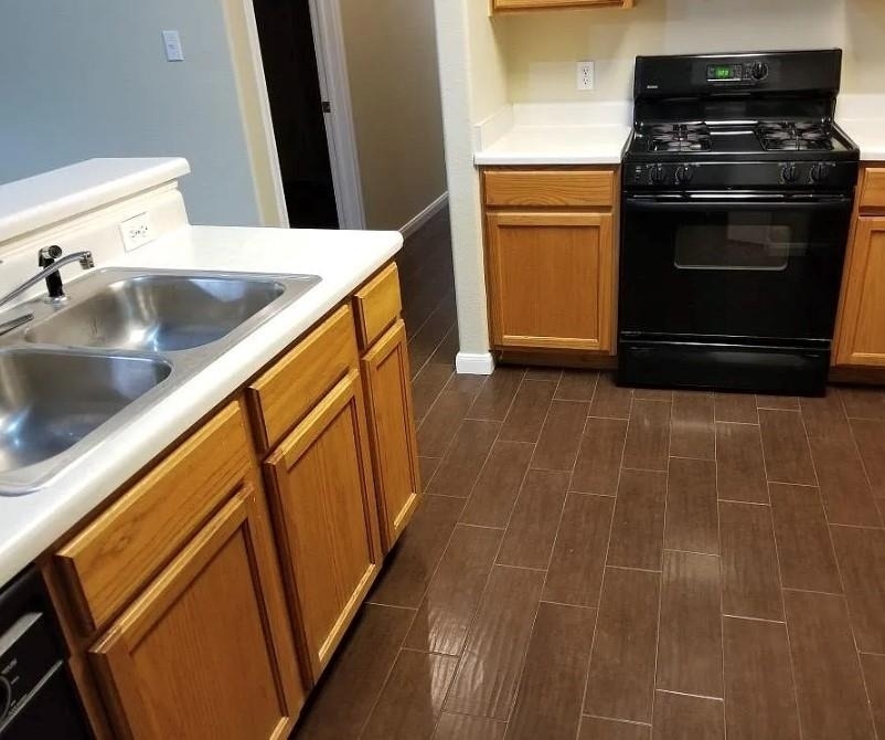 2801 Southampton Way - Photo 3