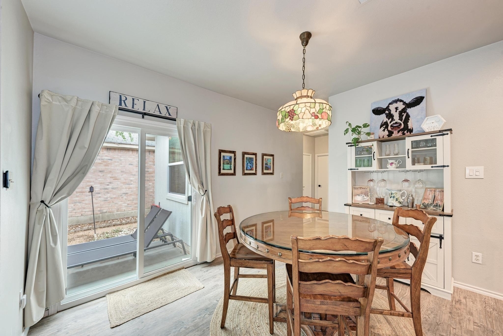 922 Thackeray Ln - Photo 16