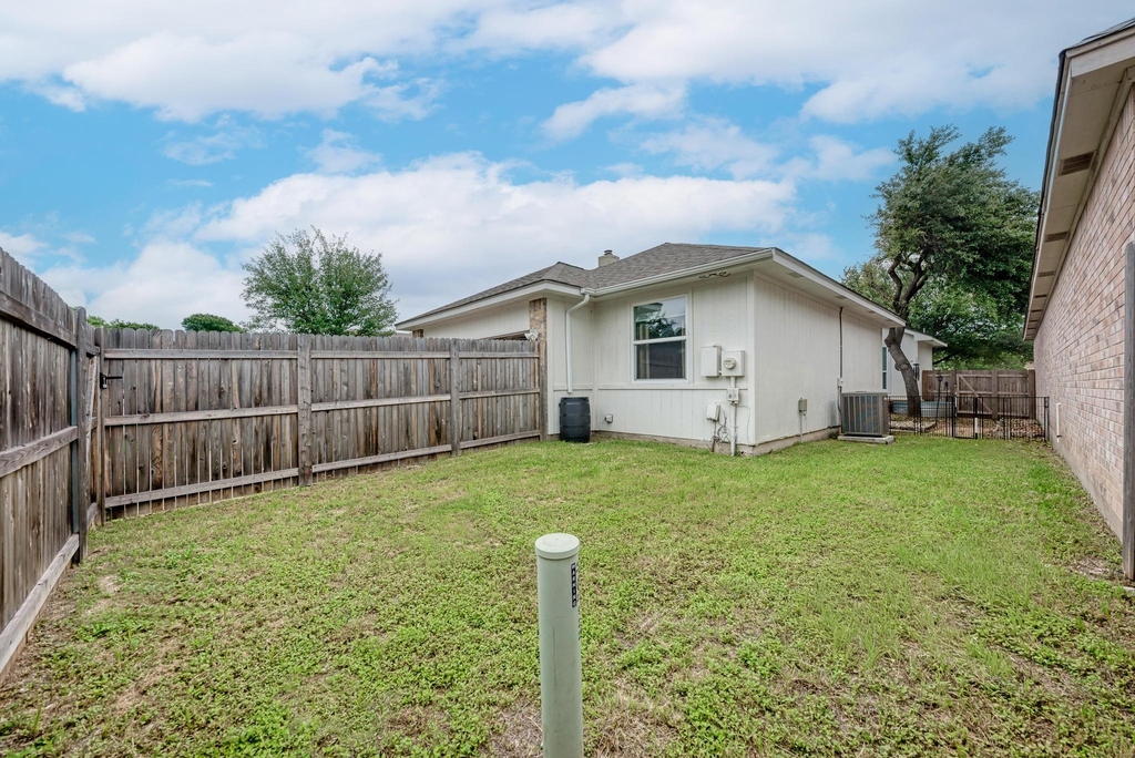 922 Thackeray Ln - Photo 31