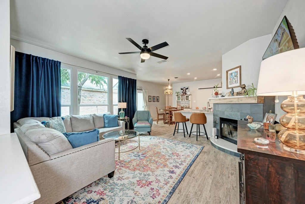 922 Thackeray Ln - Photo 6