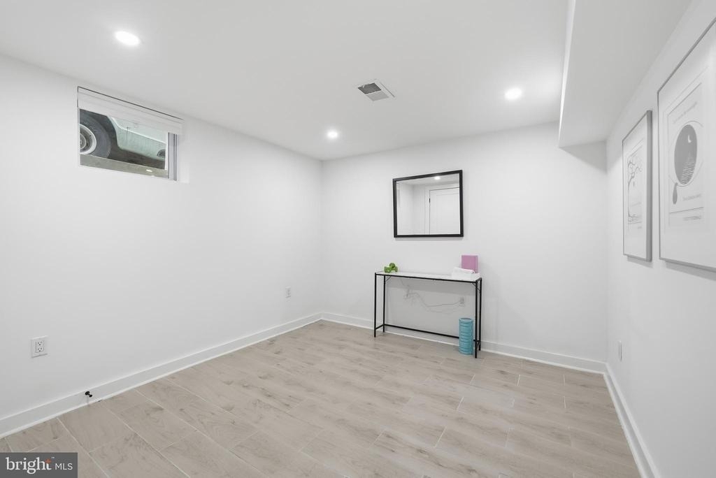 2211 Franklin Street Ne - Photo 33