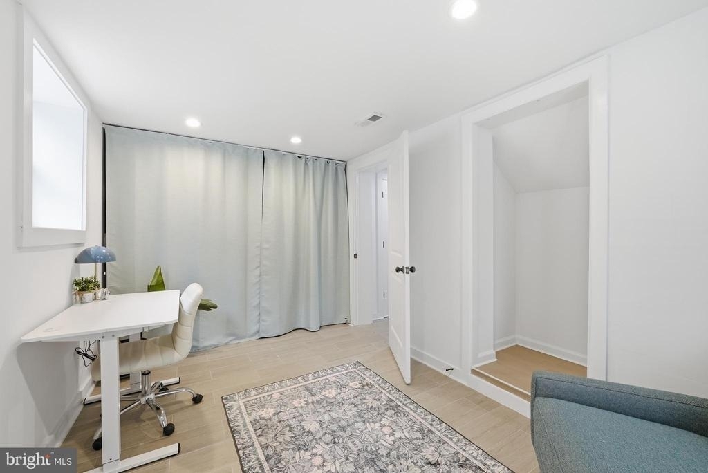 2211 Franklin Street Ne - Photo 31