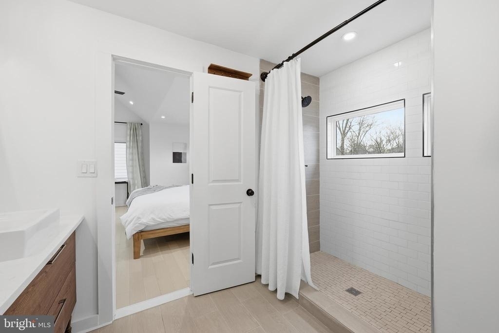 2211 Franklin Street Ne - Photo 25