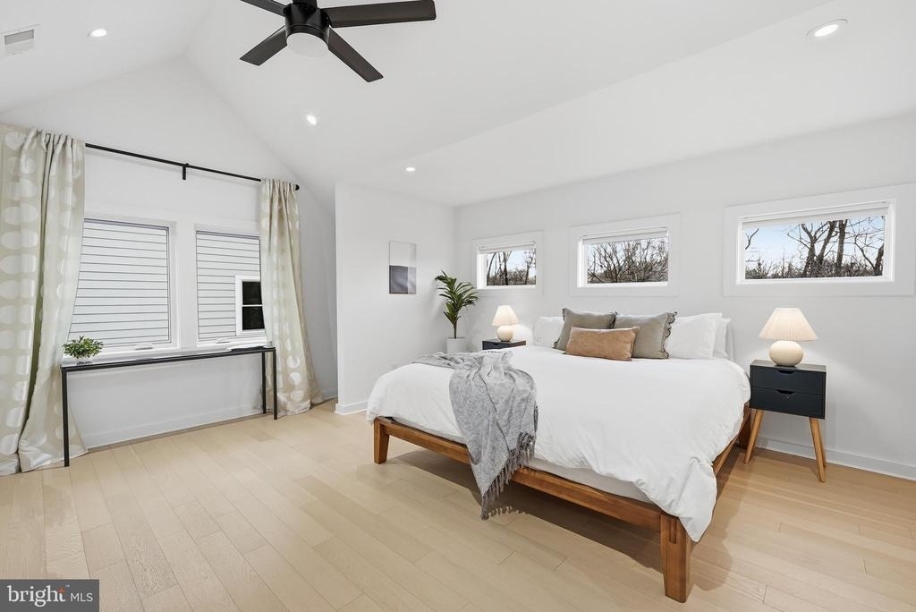 2211 Franklin Street Ne - Photo 21