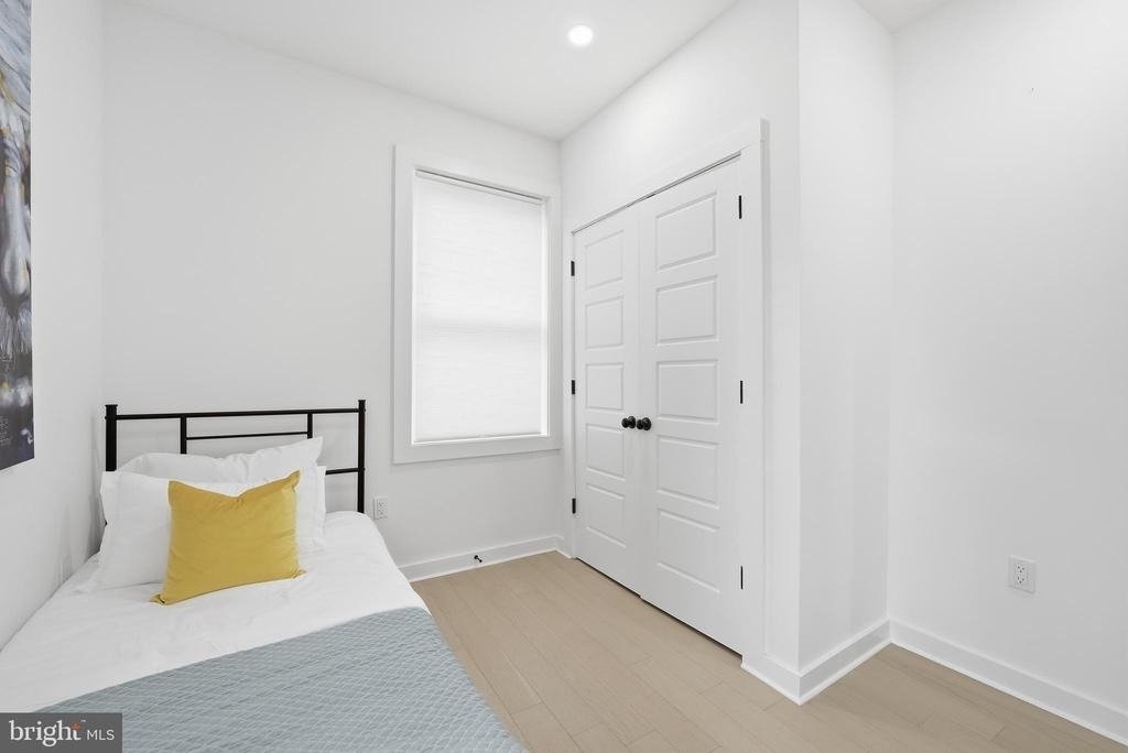 2211 Franklin Street Ne - Photo 10