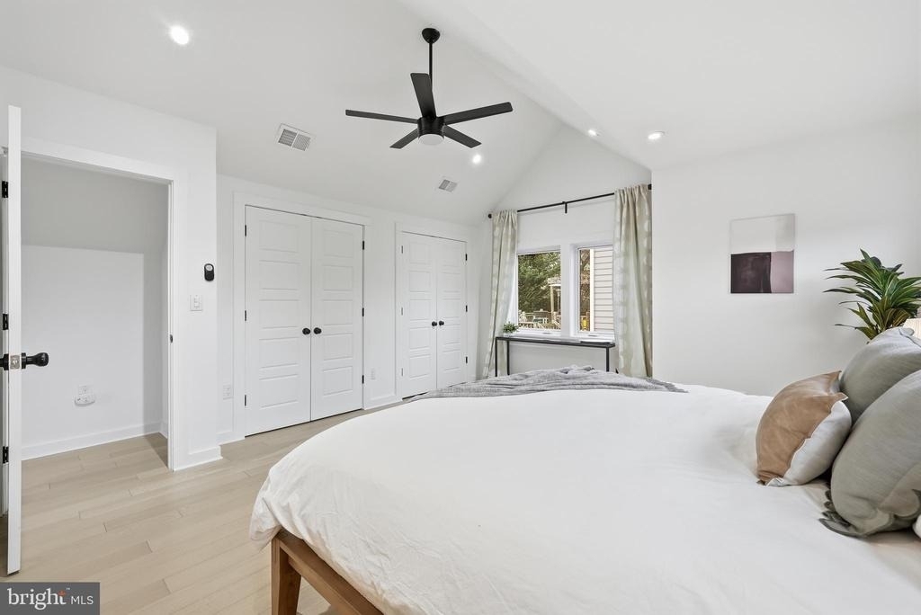 2211 Franklin Street Ne - Photo 23