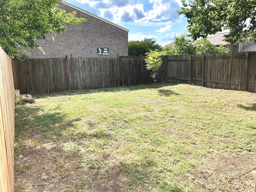 10302 Annie Oakley Trl - Photo 17