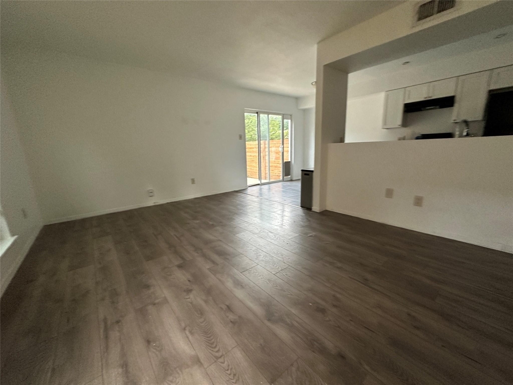 6003 Cougar Dr - Photo 2