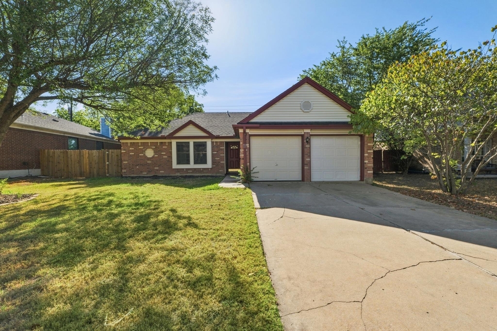 12501 Fallen Tower Ln - Photo 2
