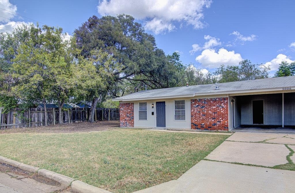 5006 Brighton Rd - Photo 1