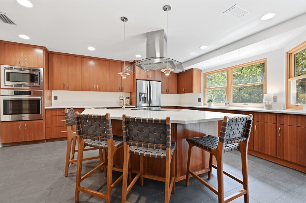 1905 Stoneridge Rd - Photo 3