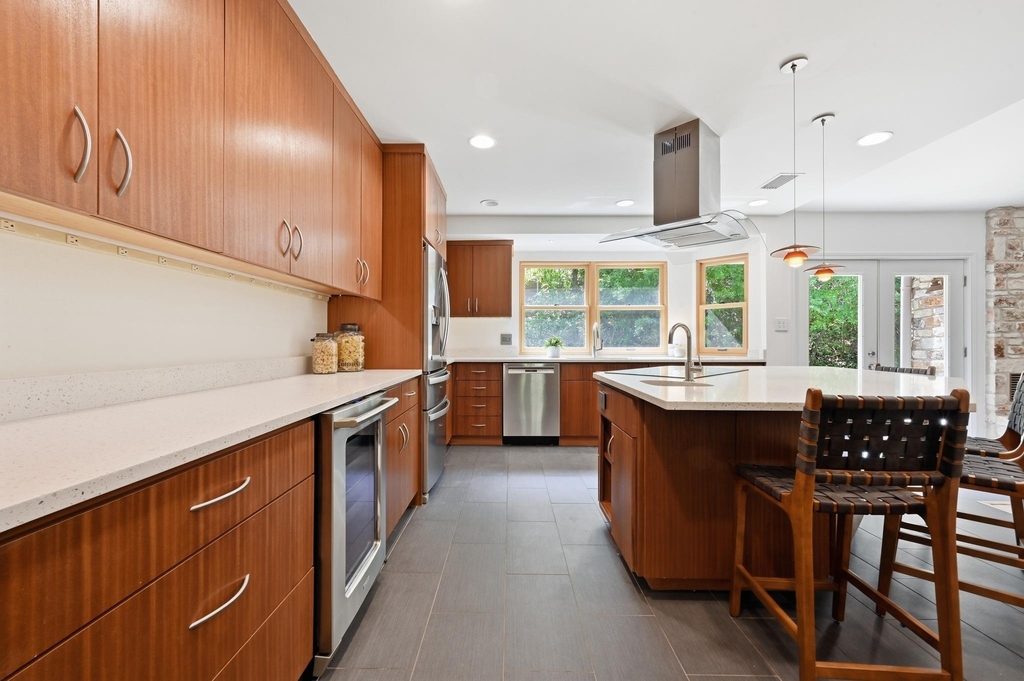 1905 Stoneridge Rd - Photo 4