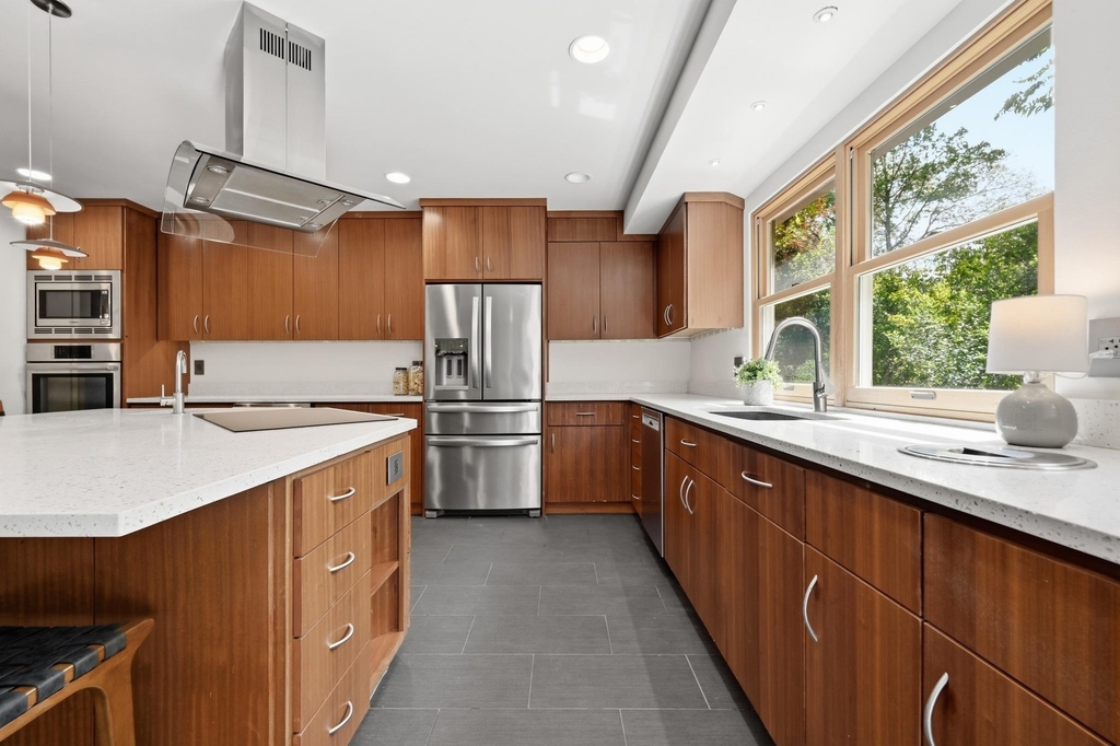 1905 Stoneridge Rd - Photo 5