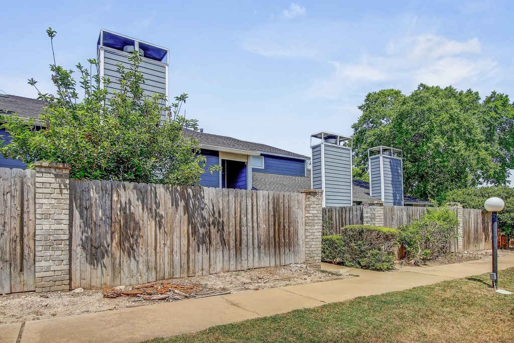 1010 Rundberg Ln - Photo 18