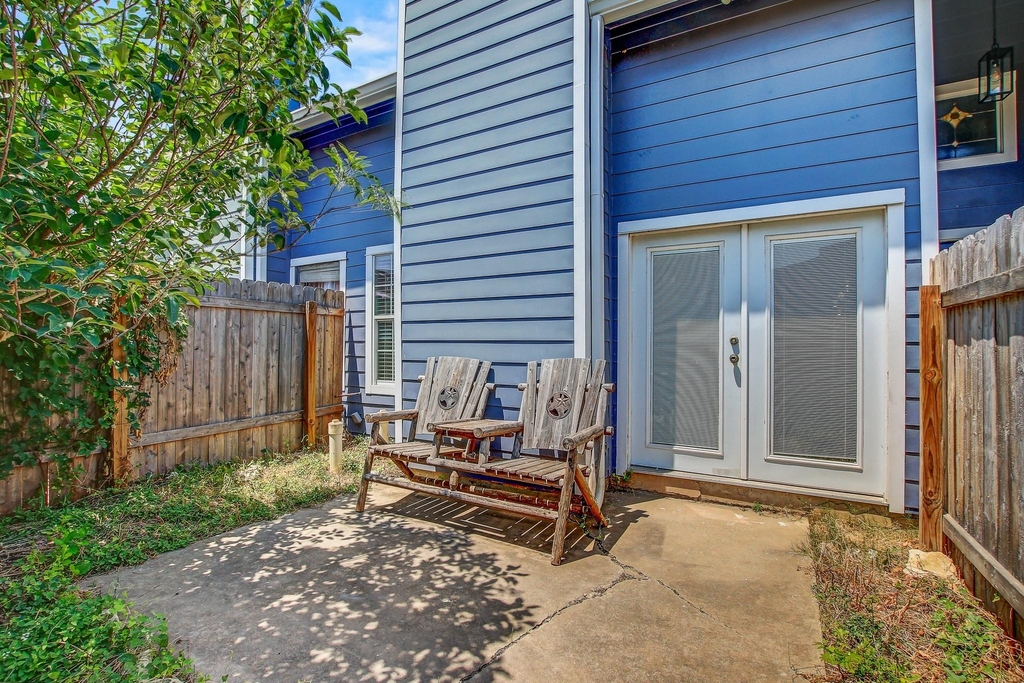 1010 Rundberg Ln - Photo 14