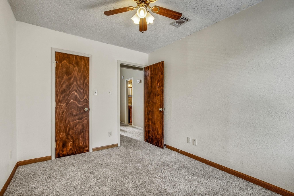 1010 Rundberg Ln - Photo 12