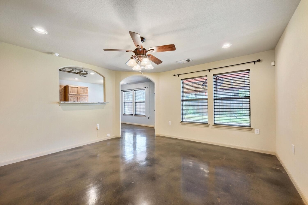 7425 Thannas Way - Photo 4