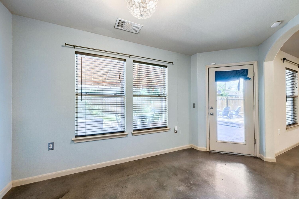 7425 Thannas Way - Photo 6