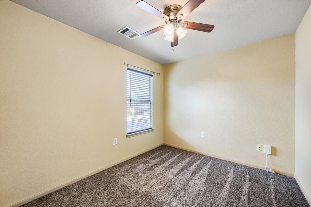 7425 Thannas Way - Photo 16