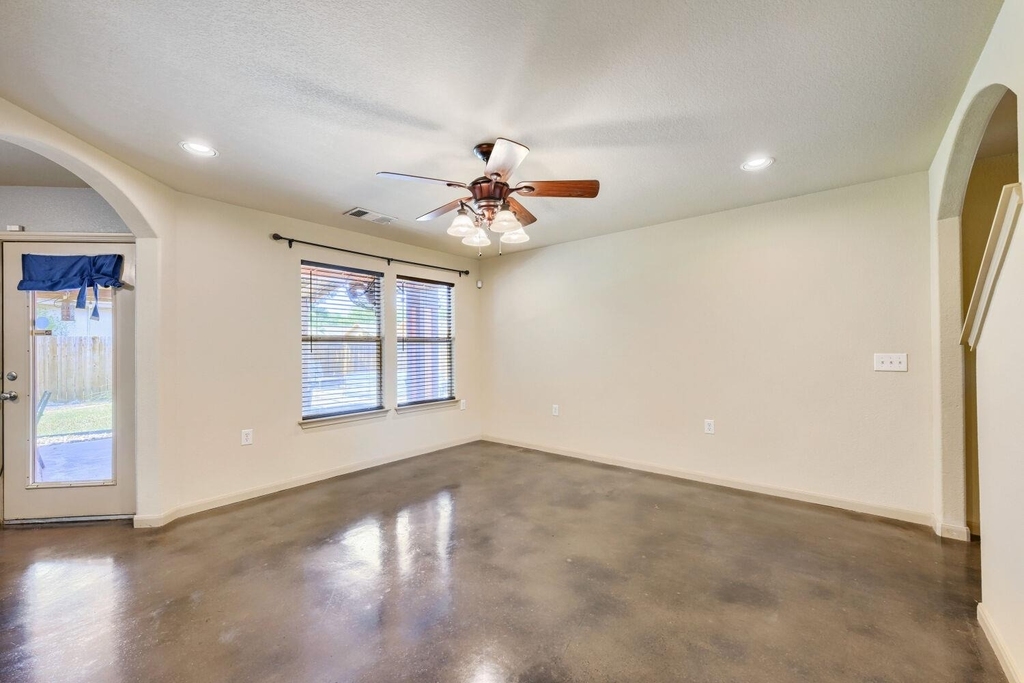 7425 Thannas Way - Photo 5
