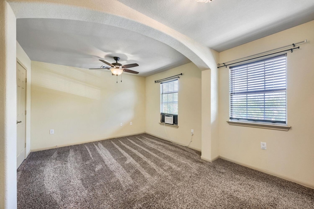 7425 Thannas Way - Photo 10
