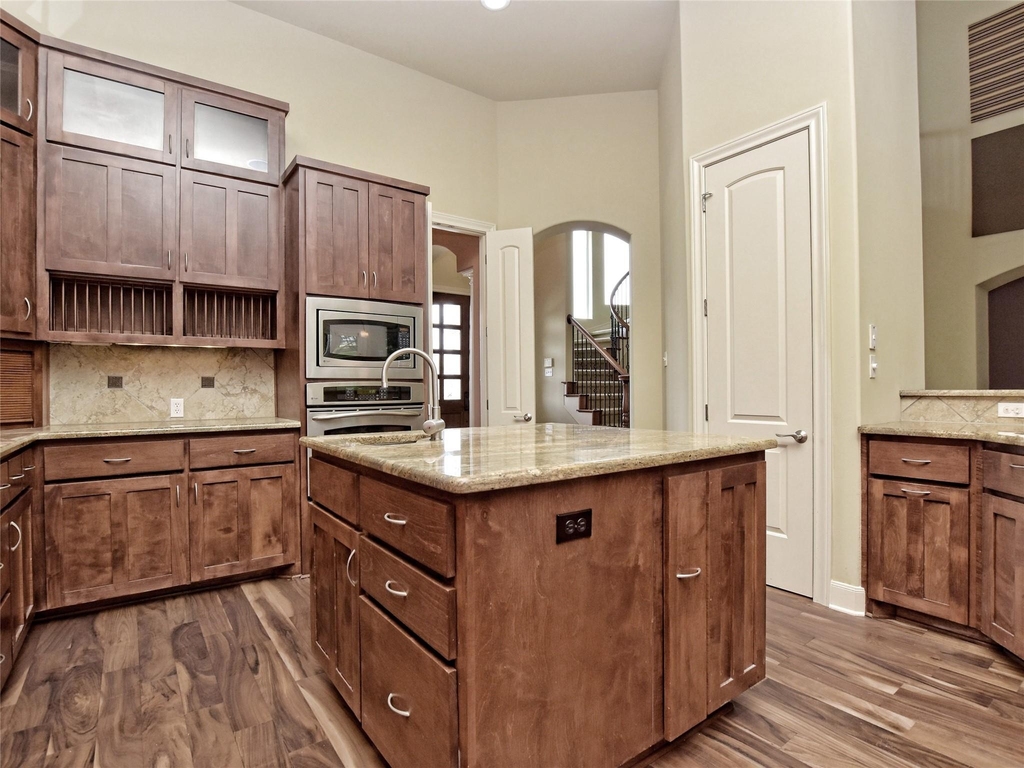 210 Clubhouse Dr - Photo 8
