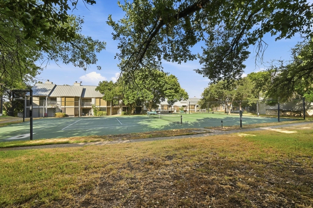 176 World Of Tennis Sq - Photo 23