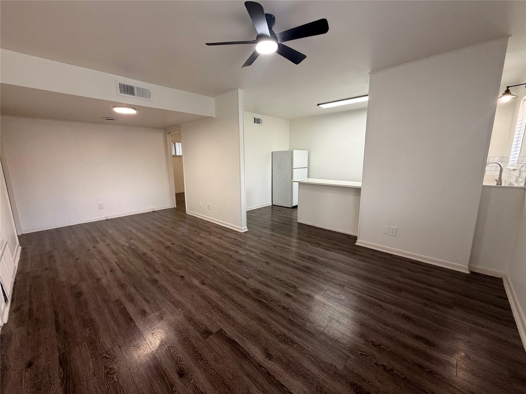 3304 Red River St - Photo 1