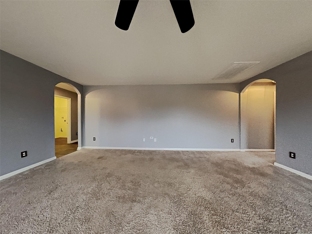 1404 Breanna Ln - Photo 2