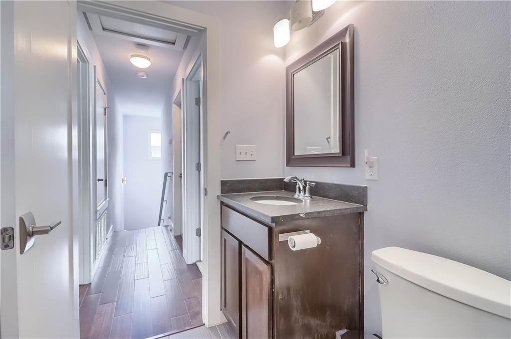 900 Capitol Ct - Photo 35