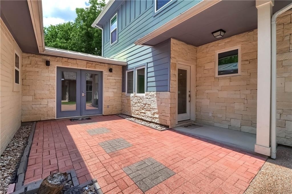 900 Capitol Ct - Photo 1
