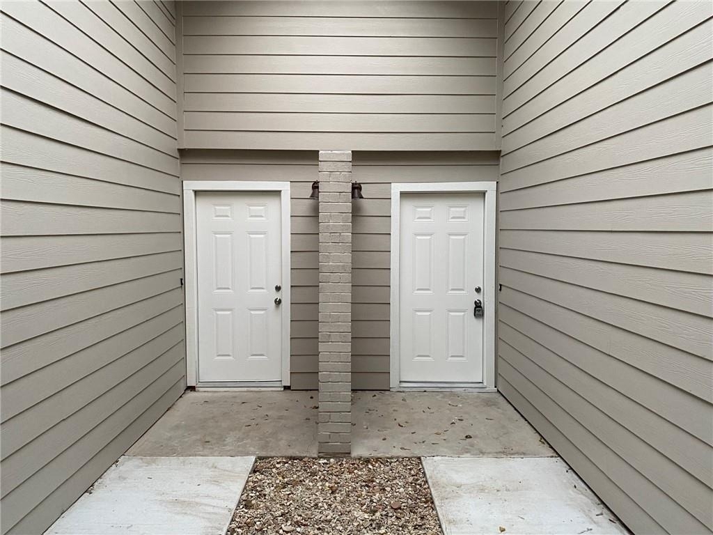 2408 Burleson Ct - Photo 3