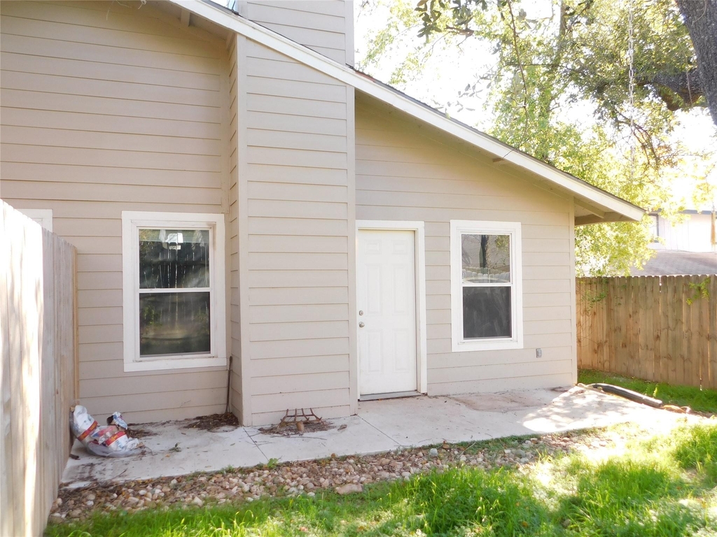 2408 Burleson Ct - Photo 1