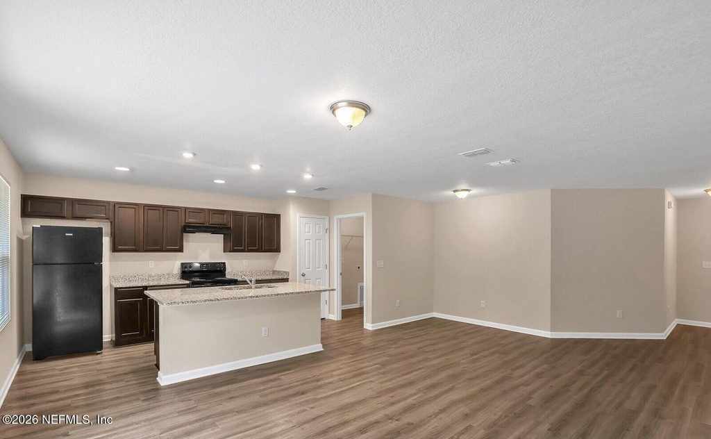 118 Thomas Ave Avenue - Photo 1