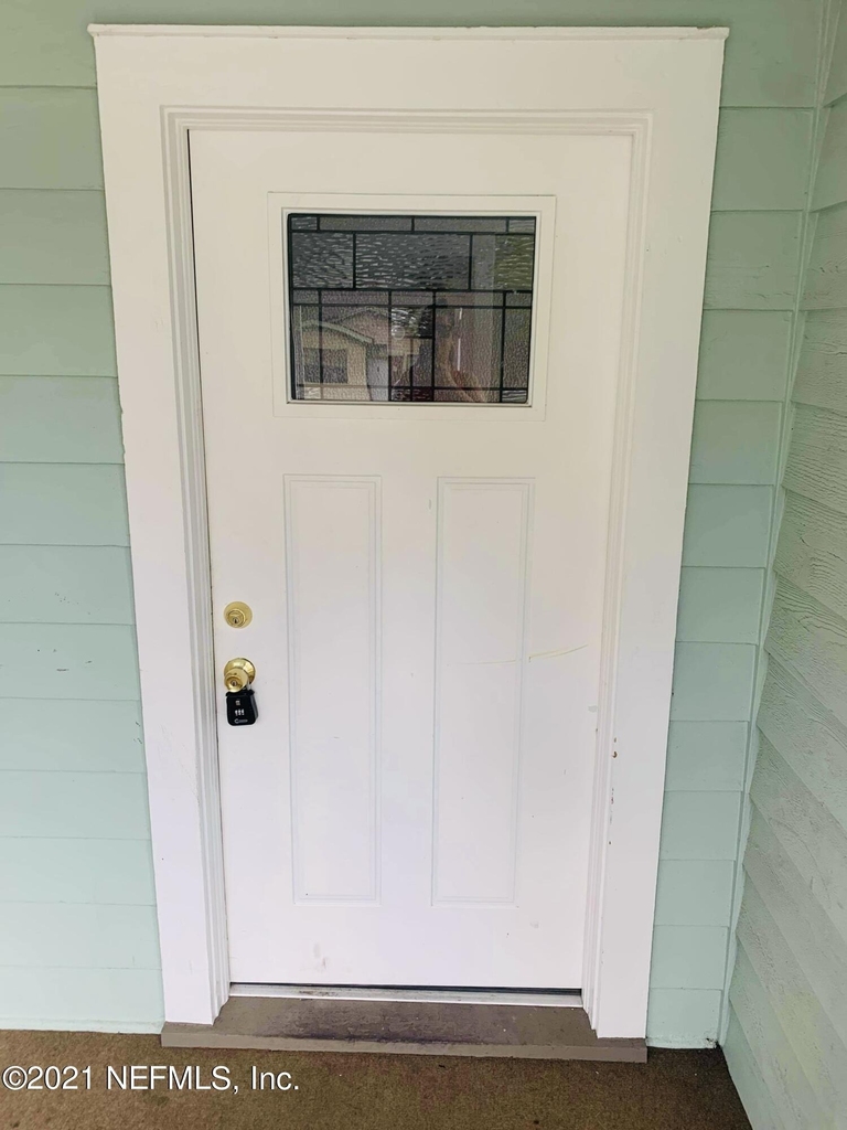 439 W 25th Street - Photo 4