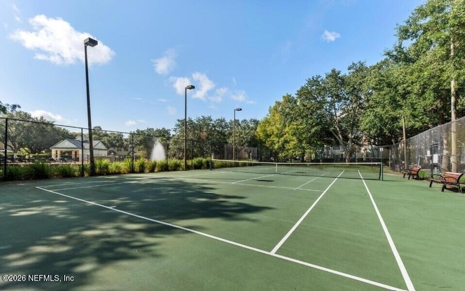 13700 Richmond Park Drive N - Photo 29