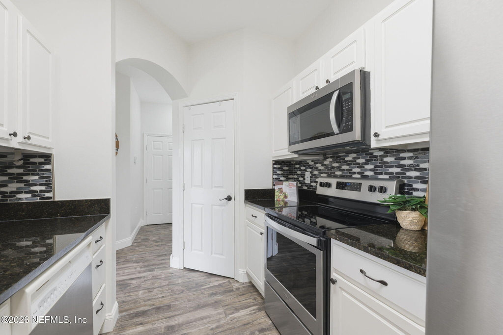 7990 Baymeadows Road - Photo 6