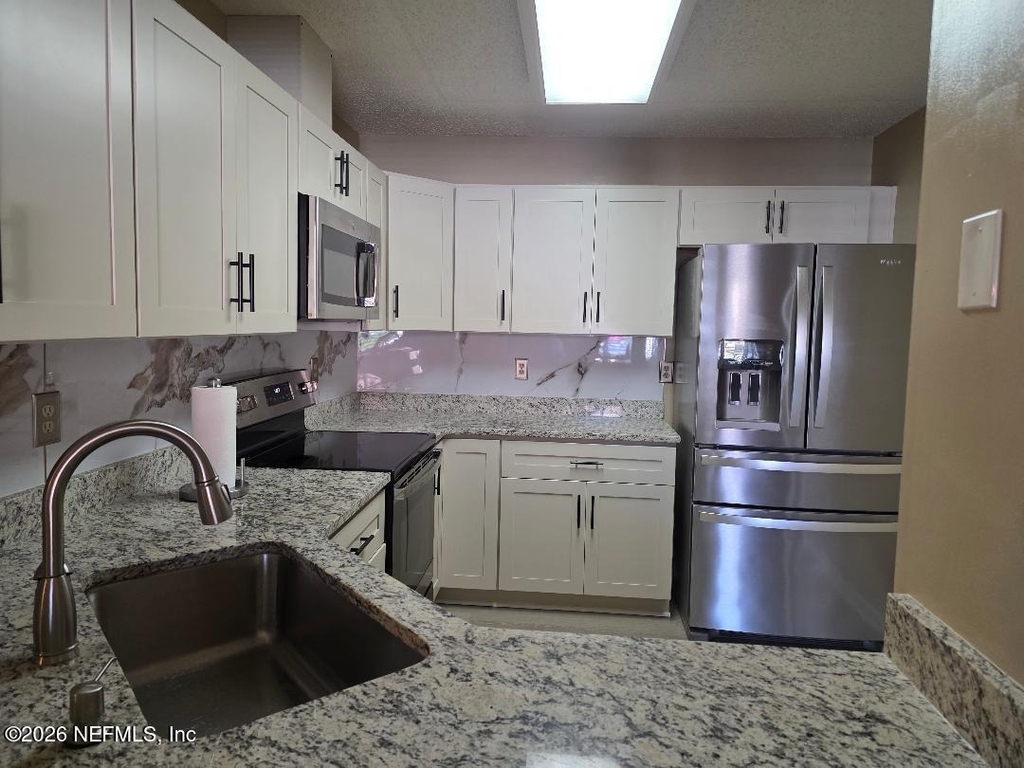 85 Debarry Avenue - Photo 1