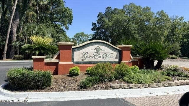211 Colima Court - Photo 0